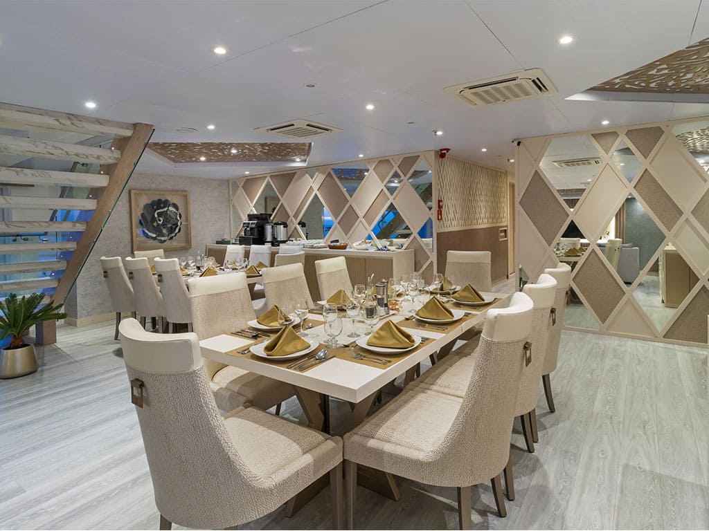 elite-lounge-and-dining5