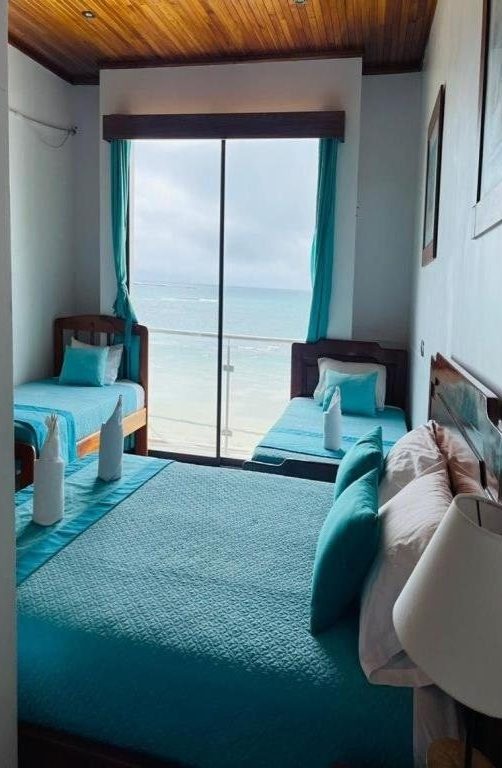 Hotel room, Puerto Villamil