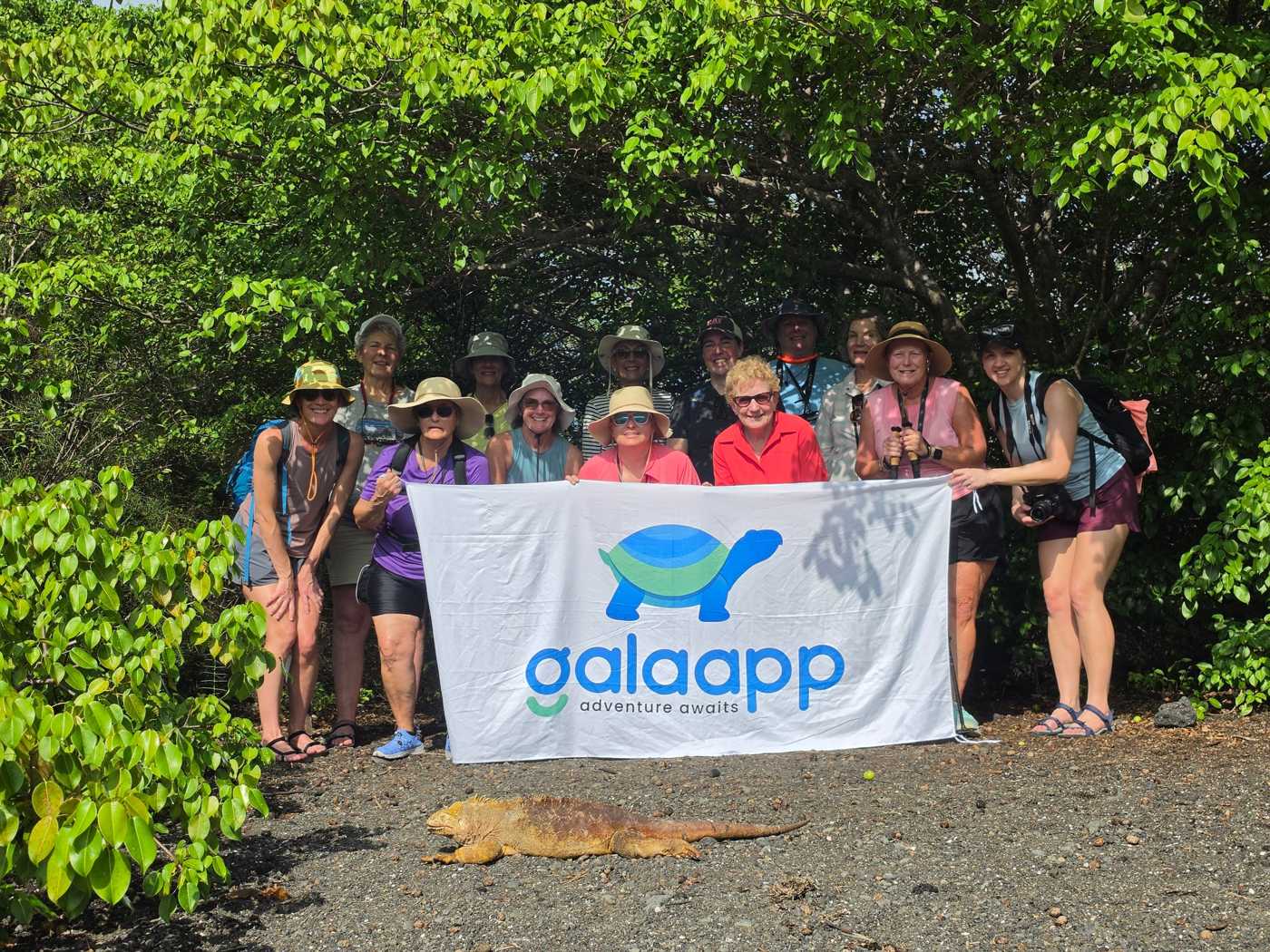 Galápagos Island Hopping: Santa Cruz & Isabela – 9 Days / 8 Nights · Tourist Class